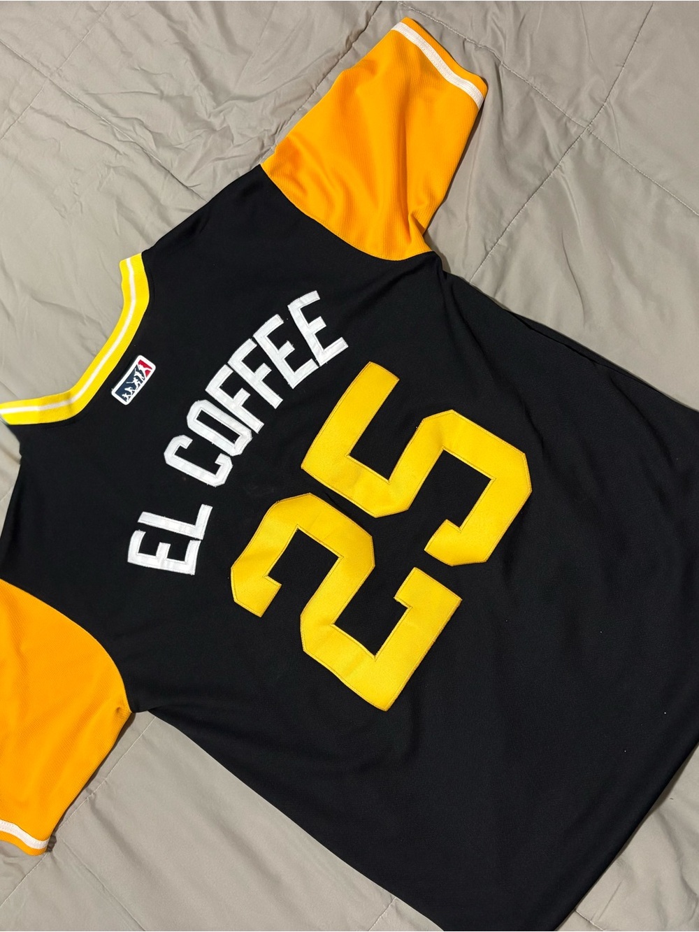 Majestic Black and Yellow 'El Coffee' #25 Men's Jersey